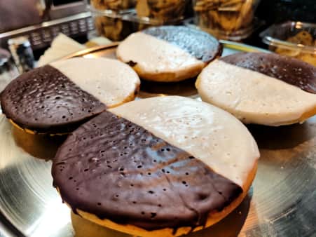 Black n White Cookie