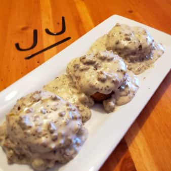 Chuckwagon Biscuits and Gravy