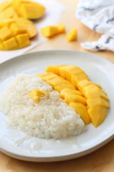 image of Mango w/ Sticky Rice