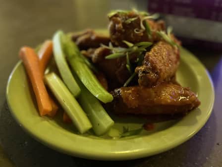 image of (6) Chicken Wings