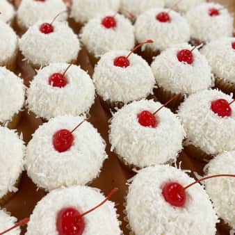 image of Coconut Creme Cupcake