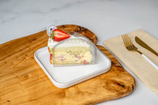 image of Berry Roll Cake