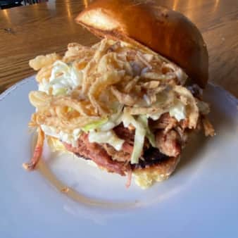 BBQ PULLED PORK SANDWICH