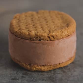 image of PEANUT BUTTER FLUFF on PEANUT BUTTER