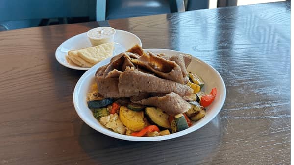 image of Veggie Bowl with Gyro Meat