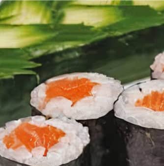 image of Sake (Salmon) Maki Roll