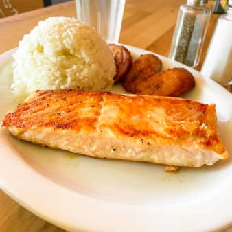 image of #16 Grilled Salmon/Salmon a la Plancha