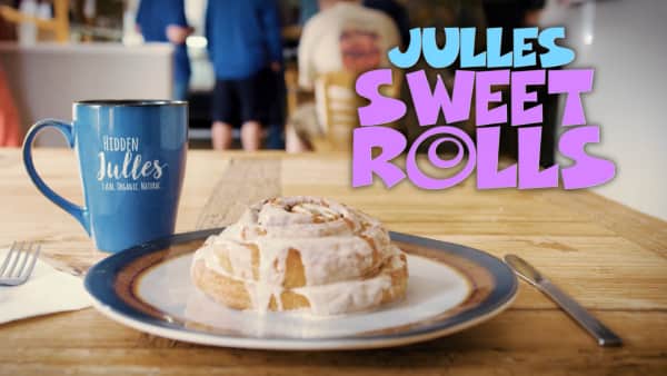 image of Julles Sweet Rolls PARTY Size 8 Pack. Party-sized are half of the size of our Classic everyday sweet roll.