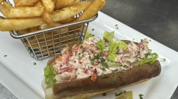 image of New England Lobster Roll (1)