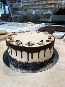 image of 8" Cake serves 10-12 persons