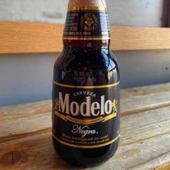 image of Negra Modelo (21+)