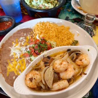 image of Camarones Al Mojo De Ajo