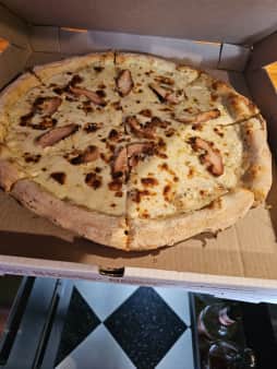 image of Chicken Alfredo 18" New York Style PIzza