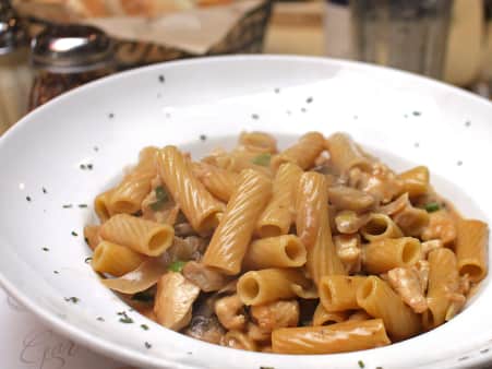image of Catering Tray of Pasta con Pollo Pasta