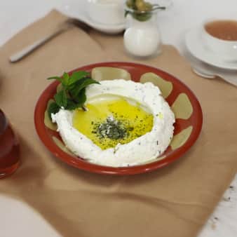 image of Labne w/ Garlic 