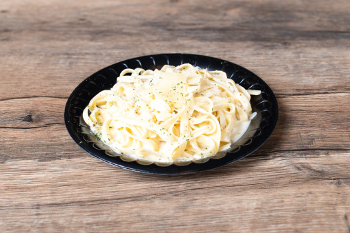 image of Pasta Alfredo with Garlic Bread