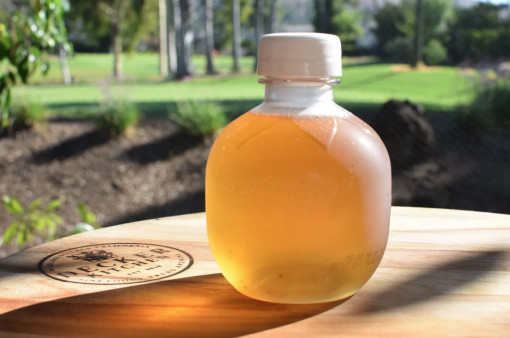 image of Martinellis Apple Juice 10oz