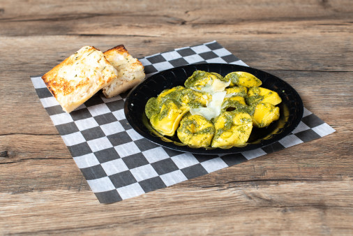 image of Tortellini Pesto With Garlic Bread