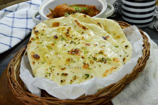 image of Garlic Naan