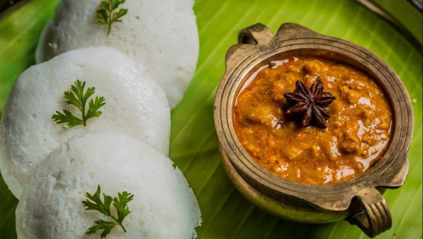 image of Idly With Chicken Curry
