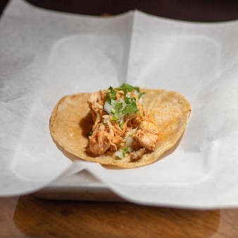 image of Tinga de pollo taco