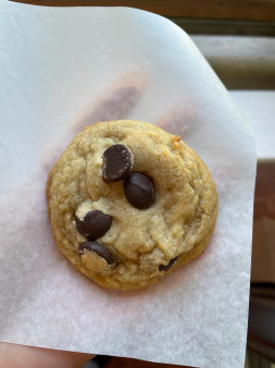 image of Chocolate Chip Cookie (1 cookie) 