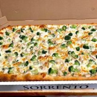 image of White Garlic Pizza / LG