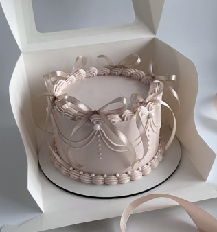 image of 8" Rose Champagne cake