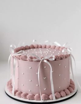 image of 8" red velvet cake