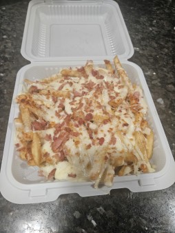 image of Cheesy Garlic Fries w/ Bacon