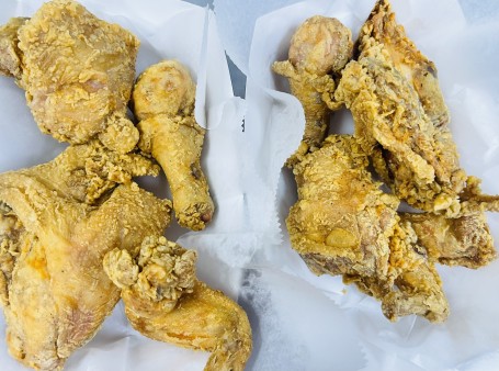 image of 8 Piece Chicken Bucket
