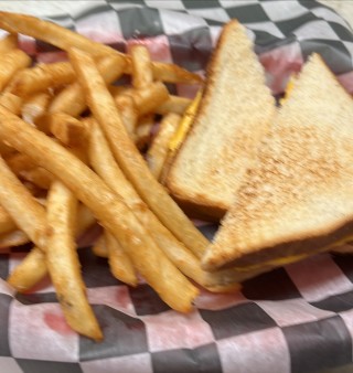 image of Kids- Grilled Cheese w/ Fries