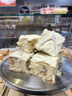image of 6 Cinnamon Roll - 