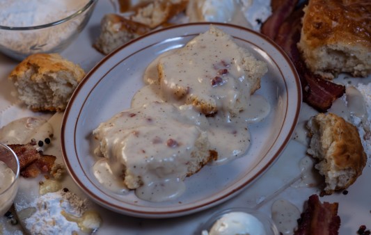 image of 1 Biscuit & Gravy