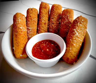 image of MOZZARELLA STICKS (6)