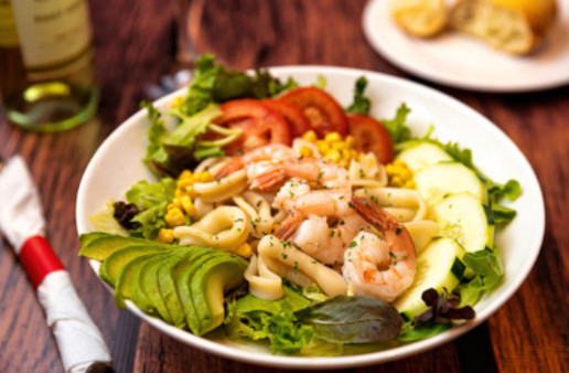 image of Ensalada Calamares Y Camarones Fritos