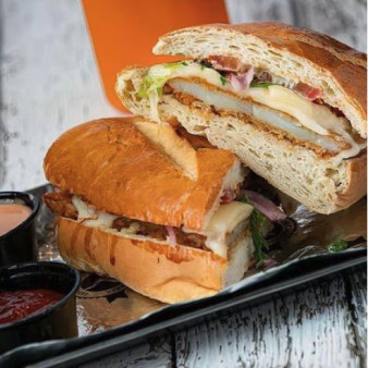 image of Pollo Empanizado y Queso