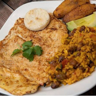 image of Pechuga Asada con Calentado