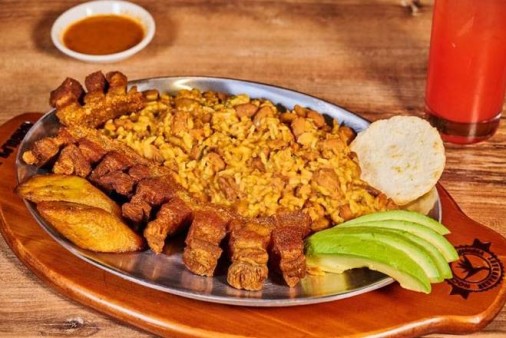 image of Calentado con Chicharron