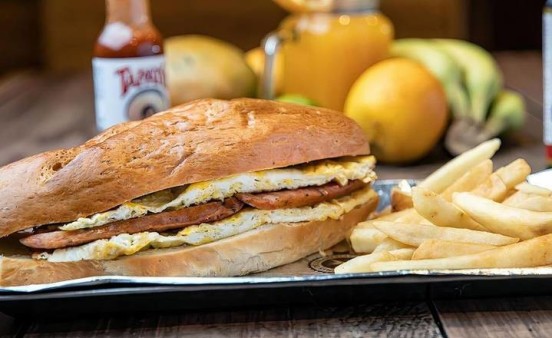 image of Sandwich de Huevos & Chorizo