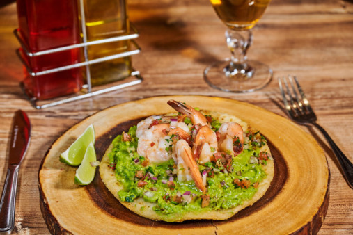 image of Arepa frita con guacamole & Camarones