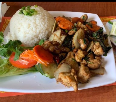 image of R19. Stir Fried Basils Chicken, Beef, or Shrimp W/Rice  