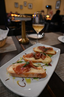 image of Crostini con Proscuitto