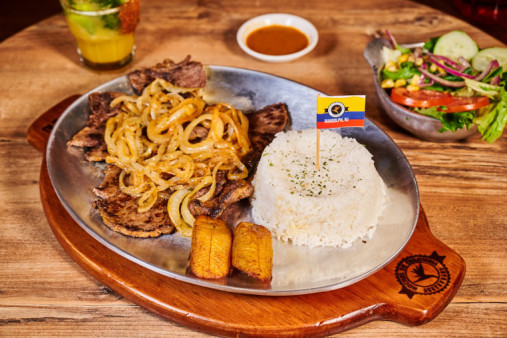 image of Bistec Encebollado
