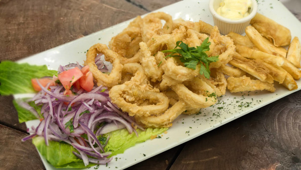 image of Calamares Fritos / Fried Calamari