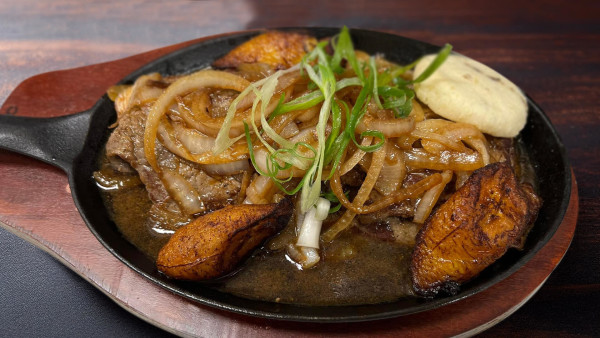 image of Bistec Encebollado / Steak With Onions