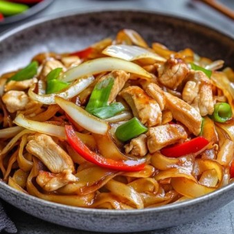 image of Chicken Chow Fun | 鸡肉河粉