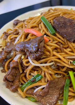 image of Beef Lo Mein | 牛肉捞面