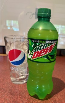 image of MOUNTAIN DEW- 20 oz.