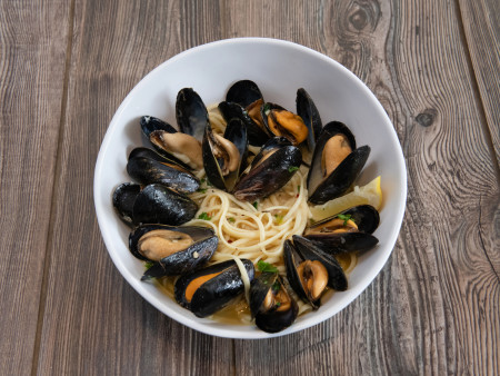 image of Mussels & Linguini
